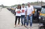 Sachin Khedekar, Sonalee Kulkarni, Amey Wagh at Shutter film promotions with rickshaw drivers in Filmcity, Mumbai on 27th June 2015